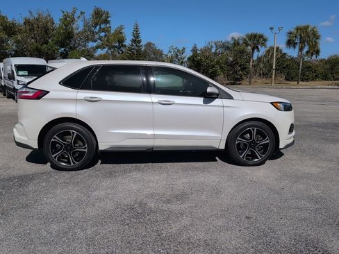 Used 2019 Ford Edge ST w/ Convenience Package image 2