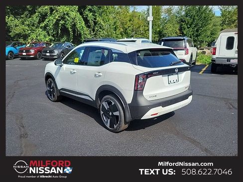 Used 2026 Nissan Kicks SR w/ Cold Weather Package AWD/4WD image 2