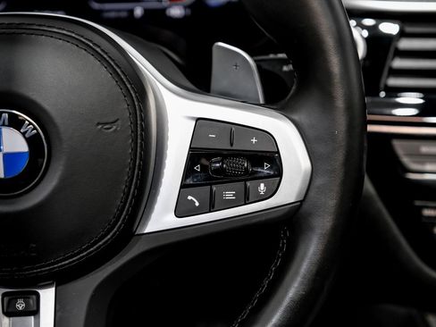 Used 2023 BMW M550i xDrive image 17