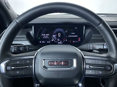 Certified 2025 GMC Acadia Elevation image 3