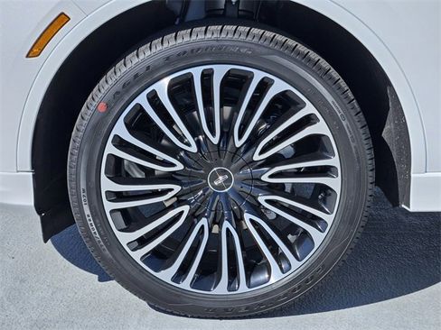 New 2025 Lincoln Aviator Black Label image 10