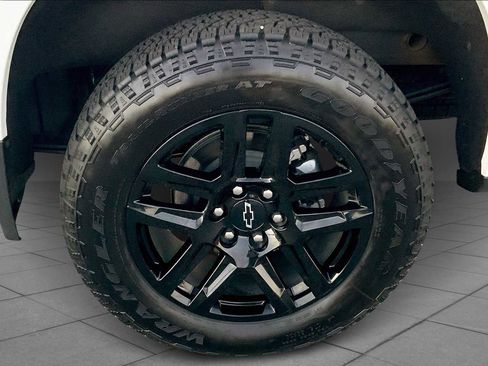 Used 2025 Chevrolet Silverado 1500 RST w/ Protection Package image 9