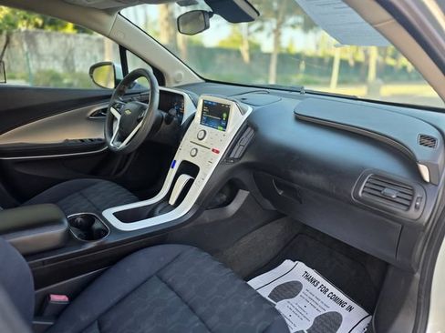 Used 2013 Chevrolet Volt FWD image 27