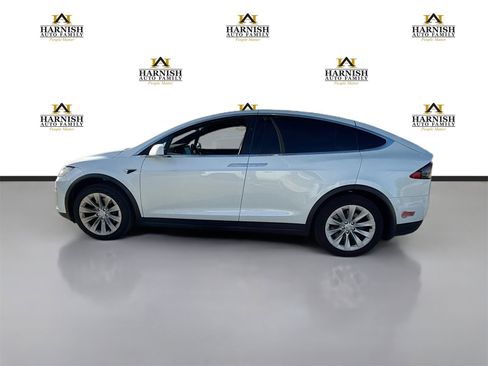 Used 2019 Tesla Model X 75D image 3