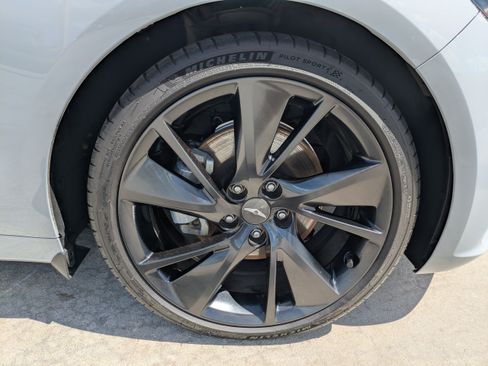 Certified 2023 Genesis G70 2.0T w/ Sport Prestige Package RWD image 9