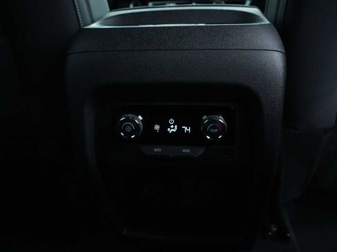Used 2024 Chevrolet Traverse LT FWD image 33