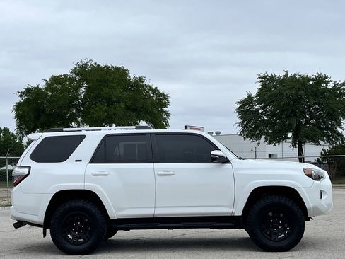 Used 2021 Toyota 4Runner SR5 Premium w/ Moonroof Package AWD/4WD image 3