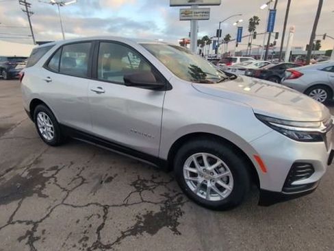 Certified 2022 Chevrolet Equinox LS image 2