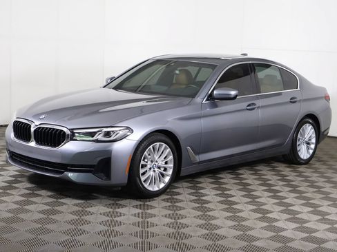 Used 2022 BMW 530i xDrive w/ Convenience Package AWD/4WD image 10
