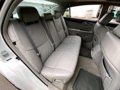 Used 2012 Toyota Avalon image 18