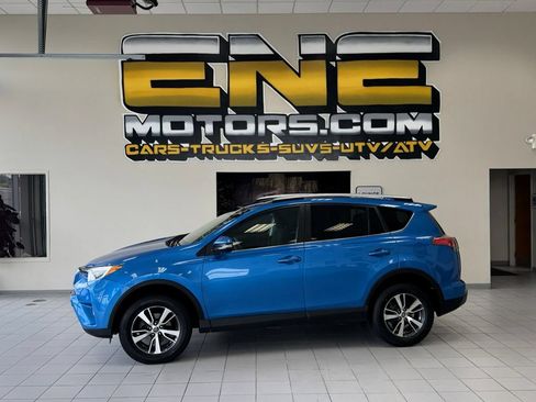 Used 2016 Toyota RAV4 XLE AWD/4WD image 4