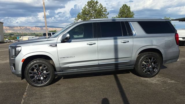 Used 2023 GMC Yukon XL Denali w/ Denali Reserve Package AWD/4WD image 6