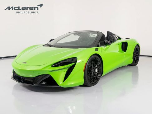 Used 2025 McLaren Artura Spider RWD image 1