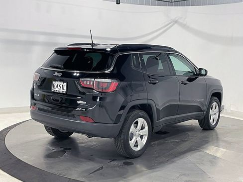 Used 2020 Jeep Compass Latitude w/ Cold Weather Group AWD/4WD image 11