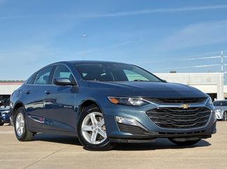 Used 2024 Chevrolet Malibu LS video 2