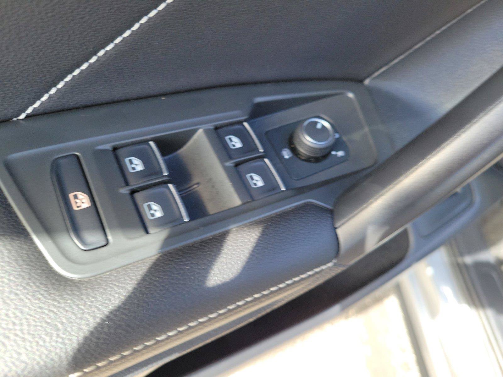 Used 2024 Volkswagen Tiguan Wolfsburg Edition AWD/4WD image 20