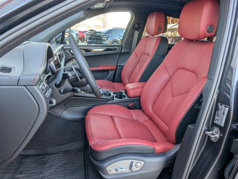 New 2026 Porsche Macan image 5