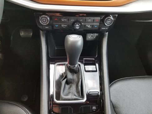 Certified 2025 Jeep Compass Limited AWD/4WD image 20
