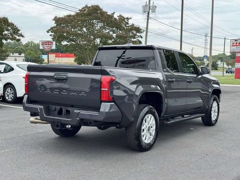 Used 2025 Toyota Tacoma SR5 RWD image 21