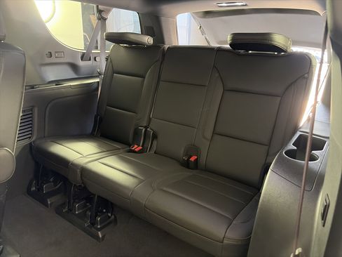 Certified 2023 Chevrolet Suburban High Country image 13