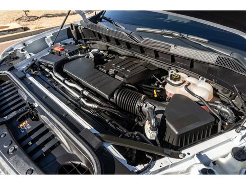 Used 2025 Chevrolet Silverado 1500 Custom image 25