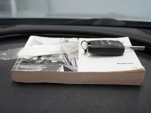 Used 2015 Chevrolet Impala LT w/ Convenience Package image 35