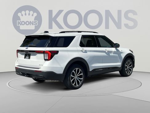 Used 2025 Ford Explorer ST-Line AWD/4WD image 11