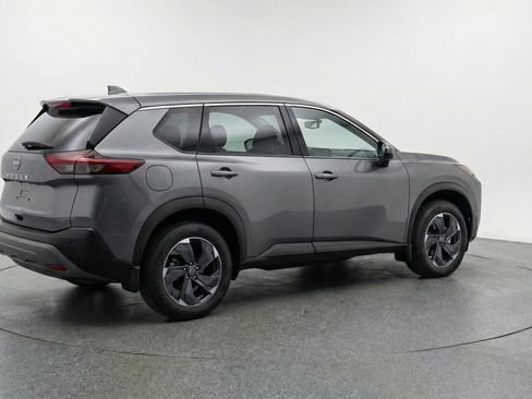 Used 2025 Nissan Rogue SV image 9