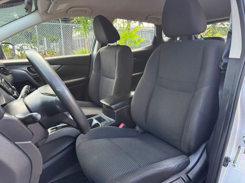 Used 2022 Nissan Rogue Sport S FWD image 19