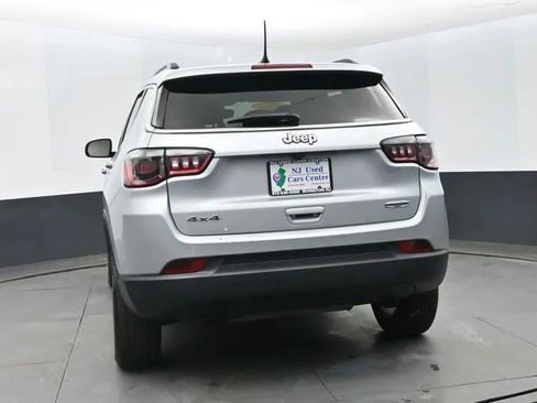 Used 2024 Jeep Compass Latitude image 7