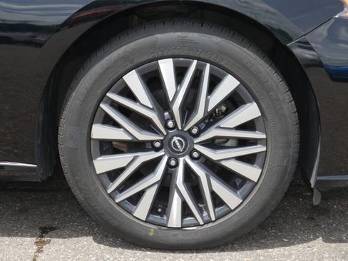 Used 2024 Nissan Altima 2.5 SV FWD image 10
