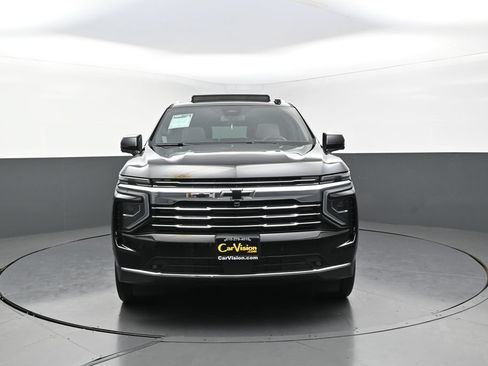Used 2025 Chevrolet Suburban LT w/ Comfort Package AWD/4WD image 43