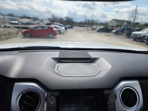 Used 2020 Toyota Tundra SR5 w/ SR5 Convenience Package image 27