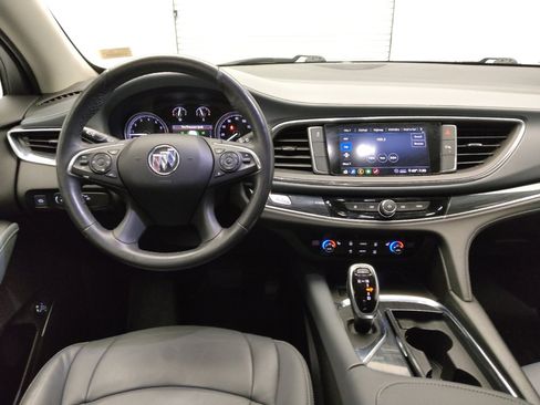 Used 2020 Buick Enclave Essence image 22