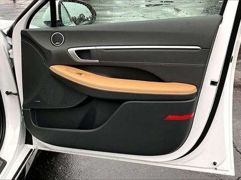 Used 2025 Hyundai Sonata Limited image 22