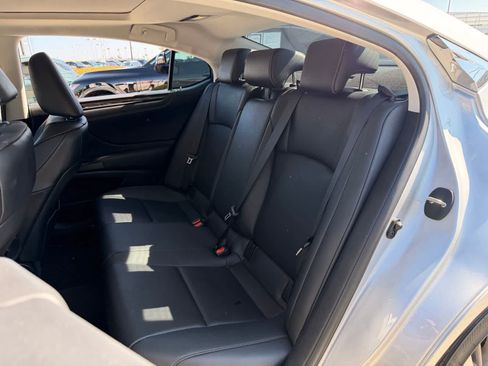Used 2021 Lexus ES 350 w/ Premium Package FWD image 10