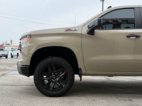 Used 2023 Chevrolet Silverado 1500 Custom Trail Boss w/ LPO, Dark Essentials Package image 7