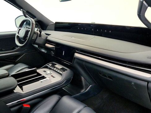 Used 2025 Lincoln Navigator Reserve w/ Jet Appearance Package image 27