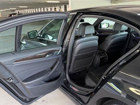 Used 2018 BMW 540i xDrive AWD/4WD image 40