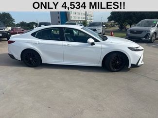 Used 2025 Toyota Camry SE FWD video 2