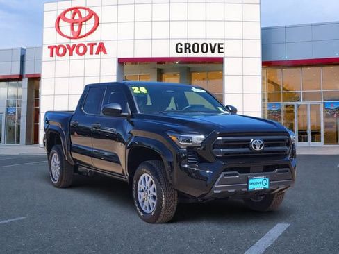 Used 2024 Toyota Tacoma SR w/ SR Upgrade Package AWD/4WD image 8