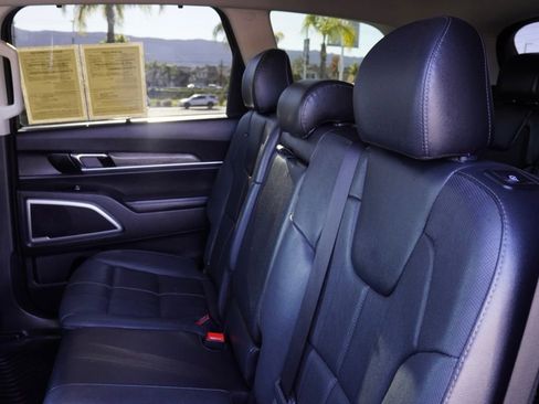 Used 2020 Kia Telluride EX image 18