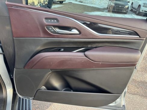 Used 2024 Cadillac Escalade V w/ LPO, ONYX Package image 35