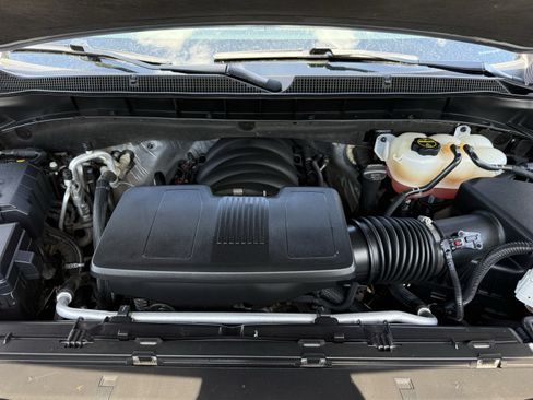 Used 2025 Chevrolet Suburban Z71 AWD/4WD image 33