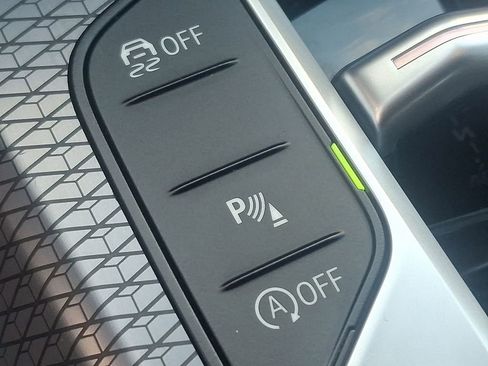 Certified 2025 BMW 330i xDrive Sedan w/ Premium Package image 26