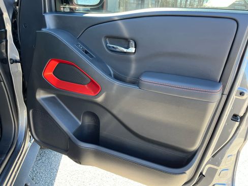 Used 2024 Nissan Frontier PRO-4X w/ Off-Road Protection Package image 32