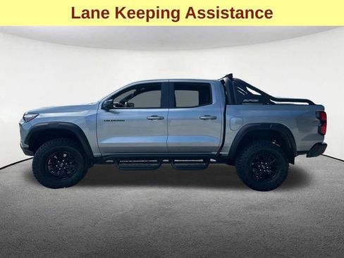 Certified 2025 Chevrolet Colorado ZR2 w/ Midnight Edition AWD/4WD image 9