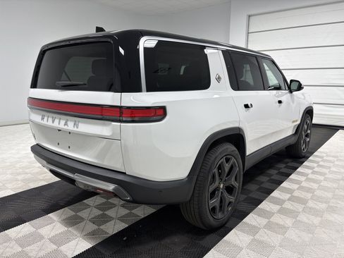 Used 2023 Rivian R1S Adventure image 5