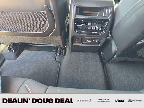 Used 2024 Jeep Grand Cherokee Laredo w/ Luxury Tech Group I image 25