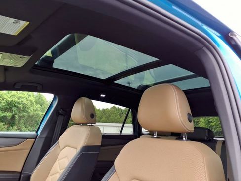 Used 2024 Volkswagen Atlas Cross Sport SE w/ Panoramic Sunroof Package FWD image 15